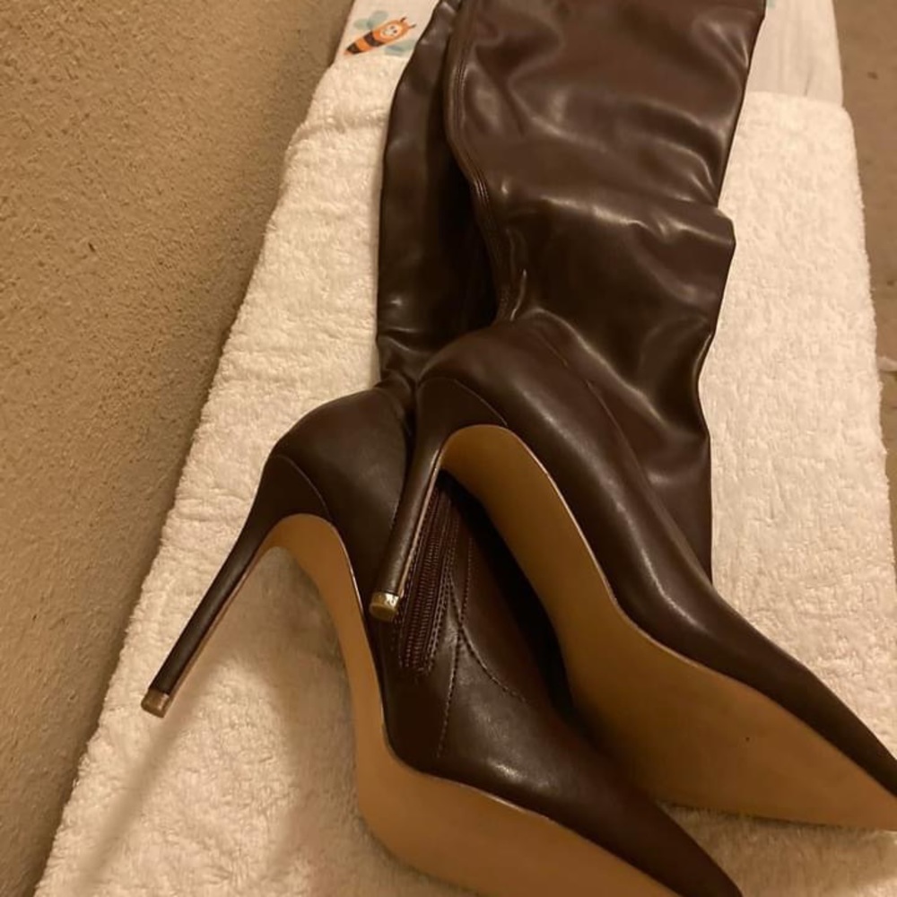 Women Size 10 thigh high boots